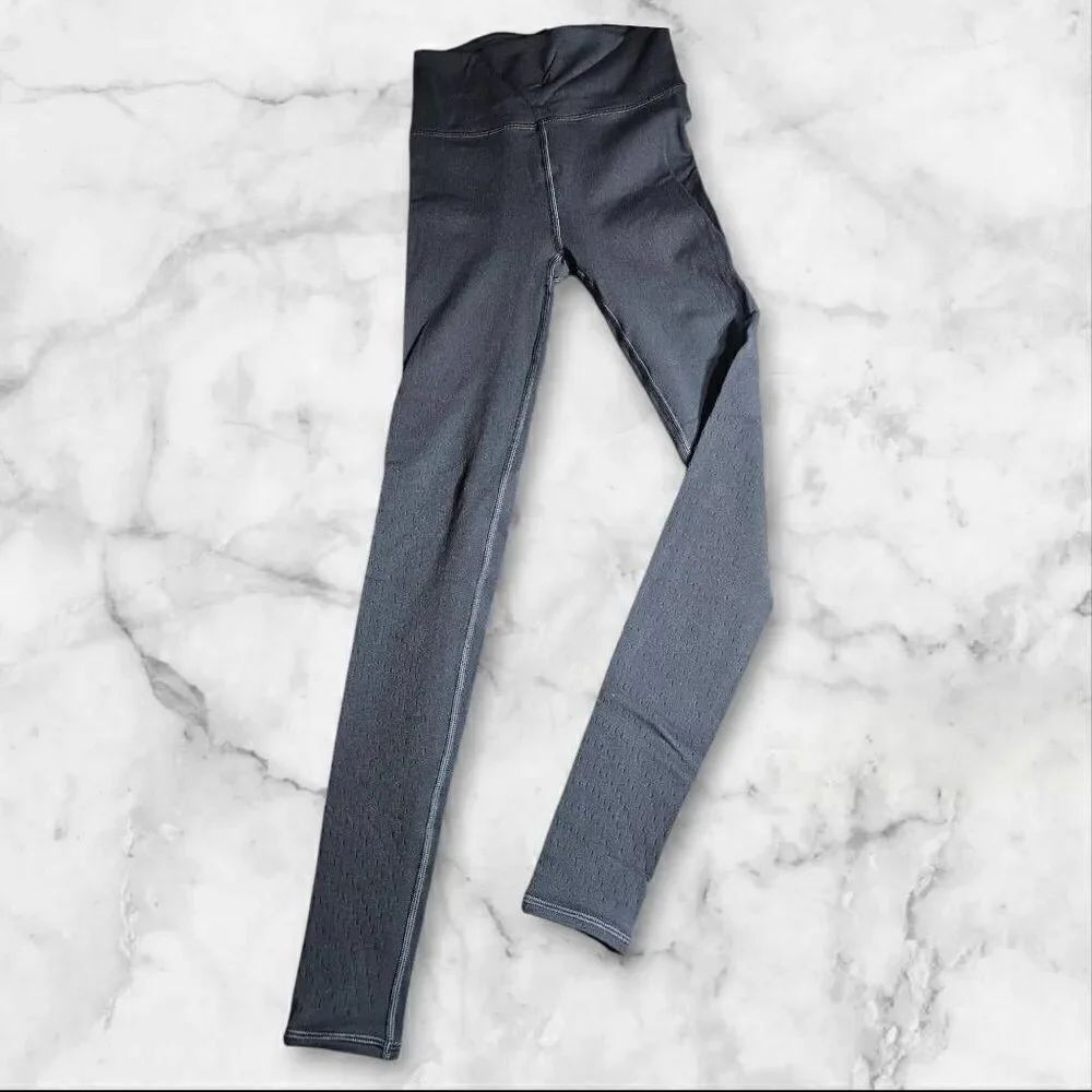 Lululemon Size 4 Charcoal Gray Reveal Leggings